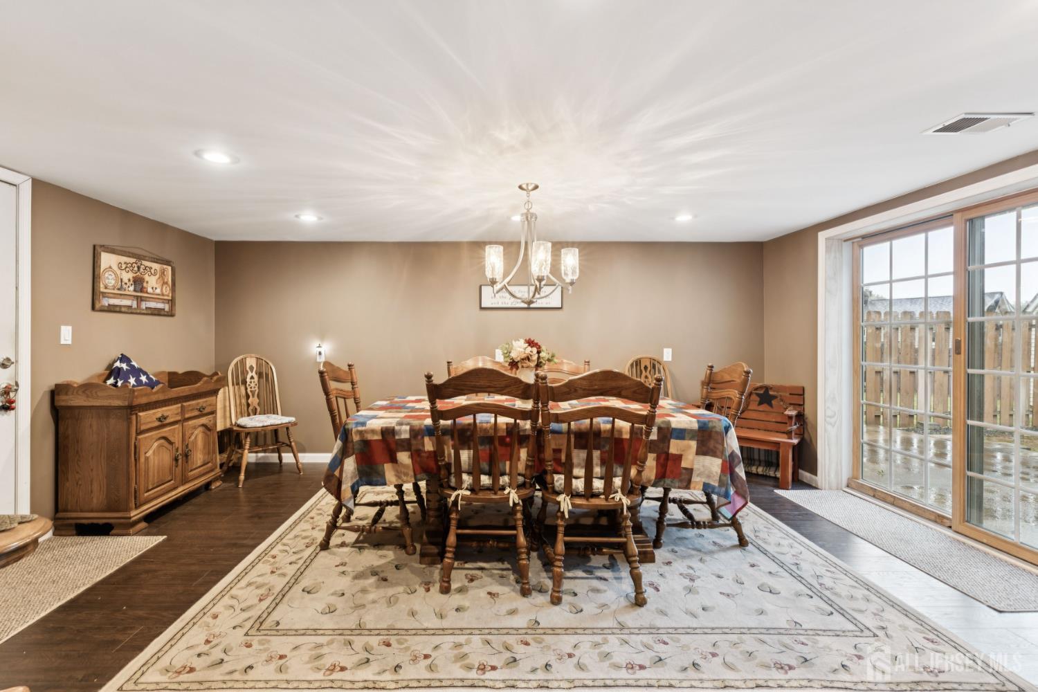 19 Overlook Terrace Fords, NJ 08863 - Photo 7 of 18 a view of a dining room with furniture