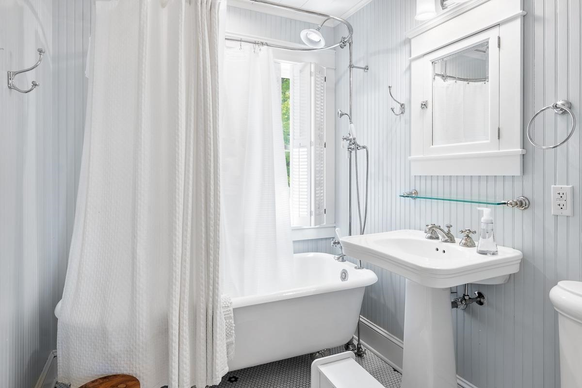 W2004 Tuleta Hill Road Markesan, WI 53946 - Photo 20 of 53