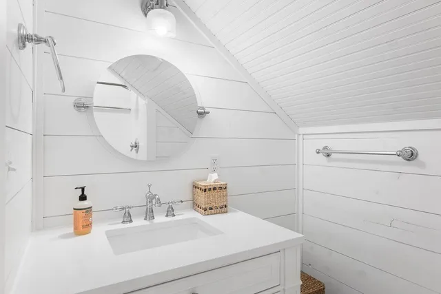 $2,049,000 | W2004 Tuleta Hill Road, Markesan, WI 53946