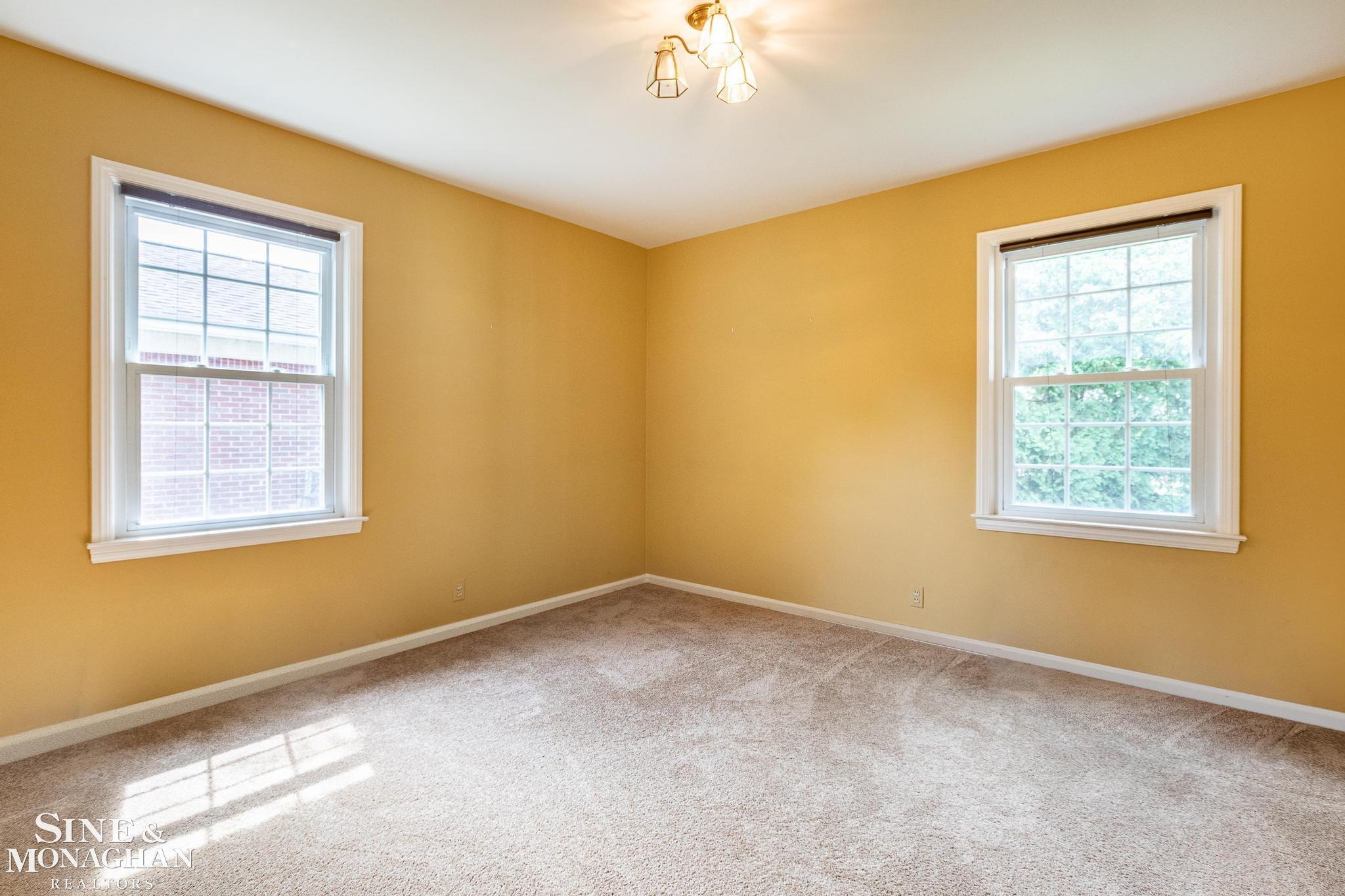 945 North Renaud Road Grosse Pointe Woods, MI 48236 - Photo 13 of 28