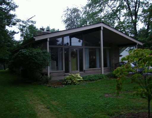 186 Center Grange Road Aliquippa, PA 15001 - Photo 1 of 8 Exterior Front.