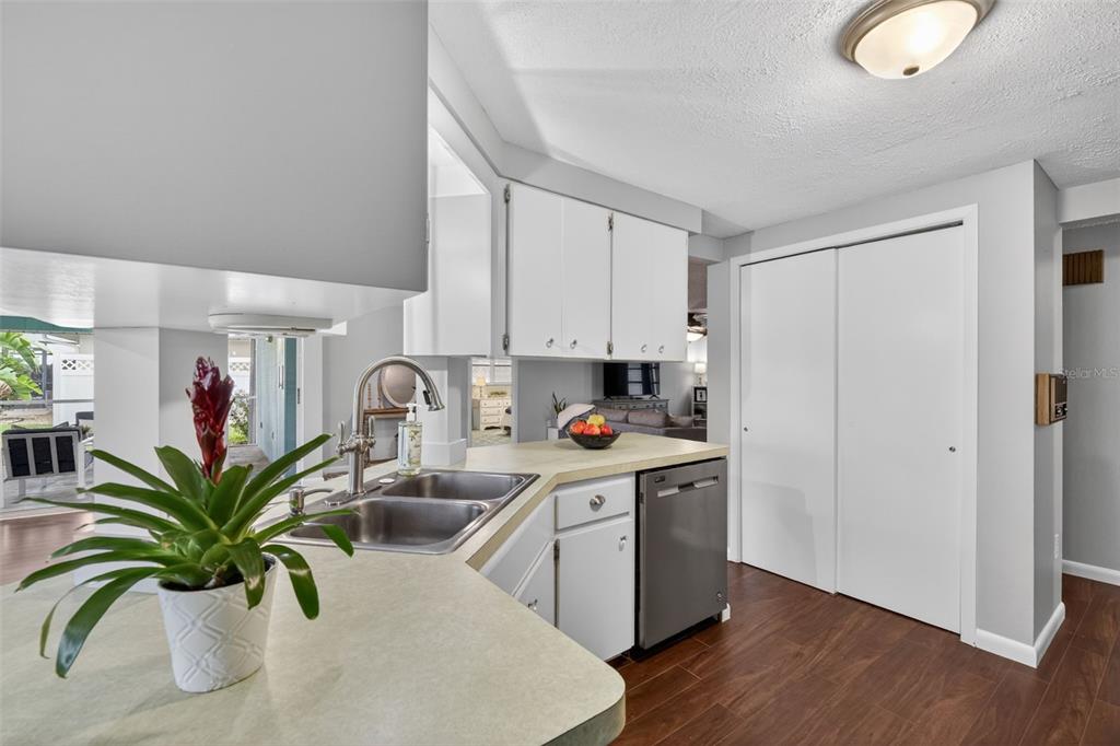 1226 Pine Needle Road Venice, FL 34285 - Photo 22 of 58