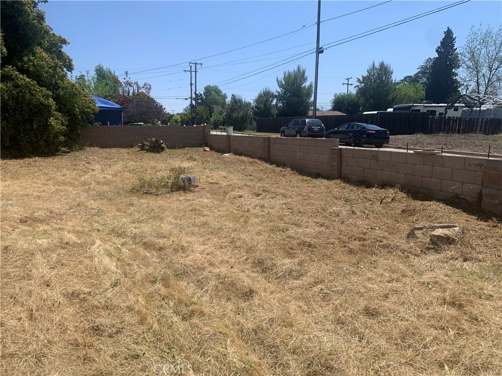 38800 Florence Street Beaumont, CA 92223 - Photo 4 of 5 a view of a road with a snow on the background