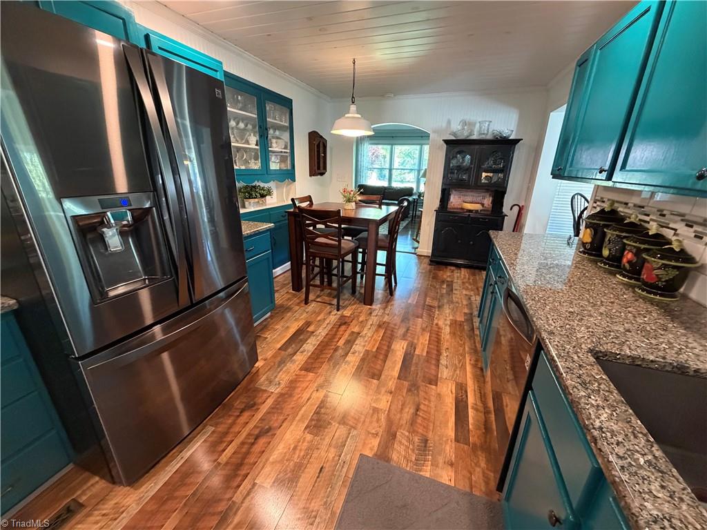 921 North Franklin Road Mount Airy, NC 27030 - Photo 9 of 34 Gallery Image 9