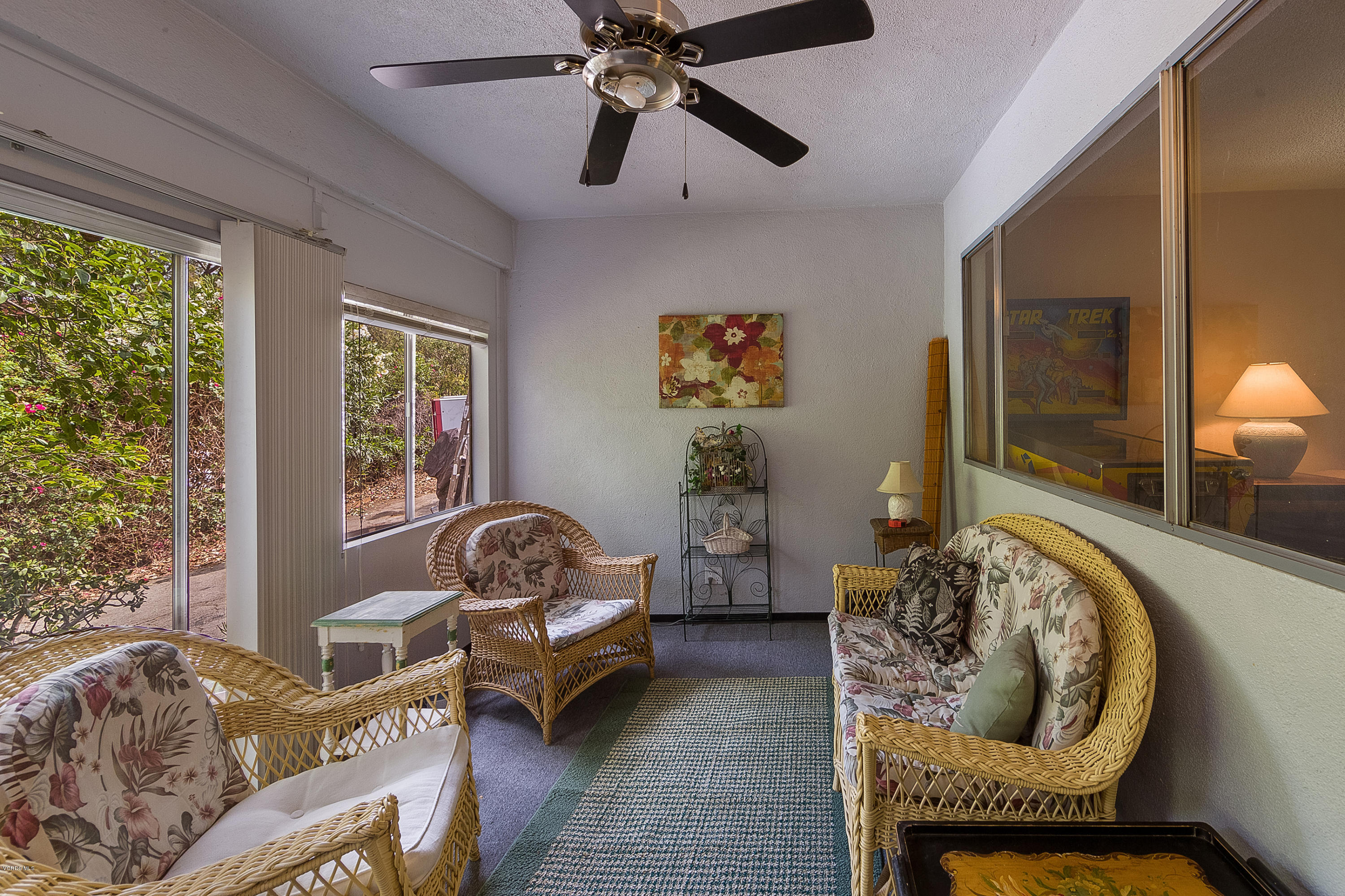 5859 Oak Knolls Road Simi Valley, CA 93063 - Photo 2 of 10 Front Entry Room
