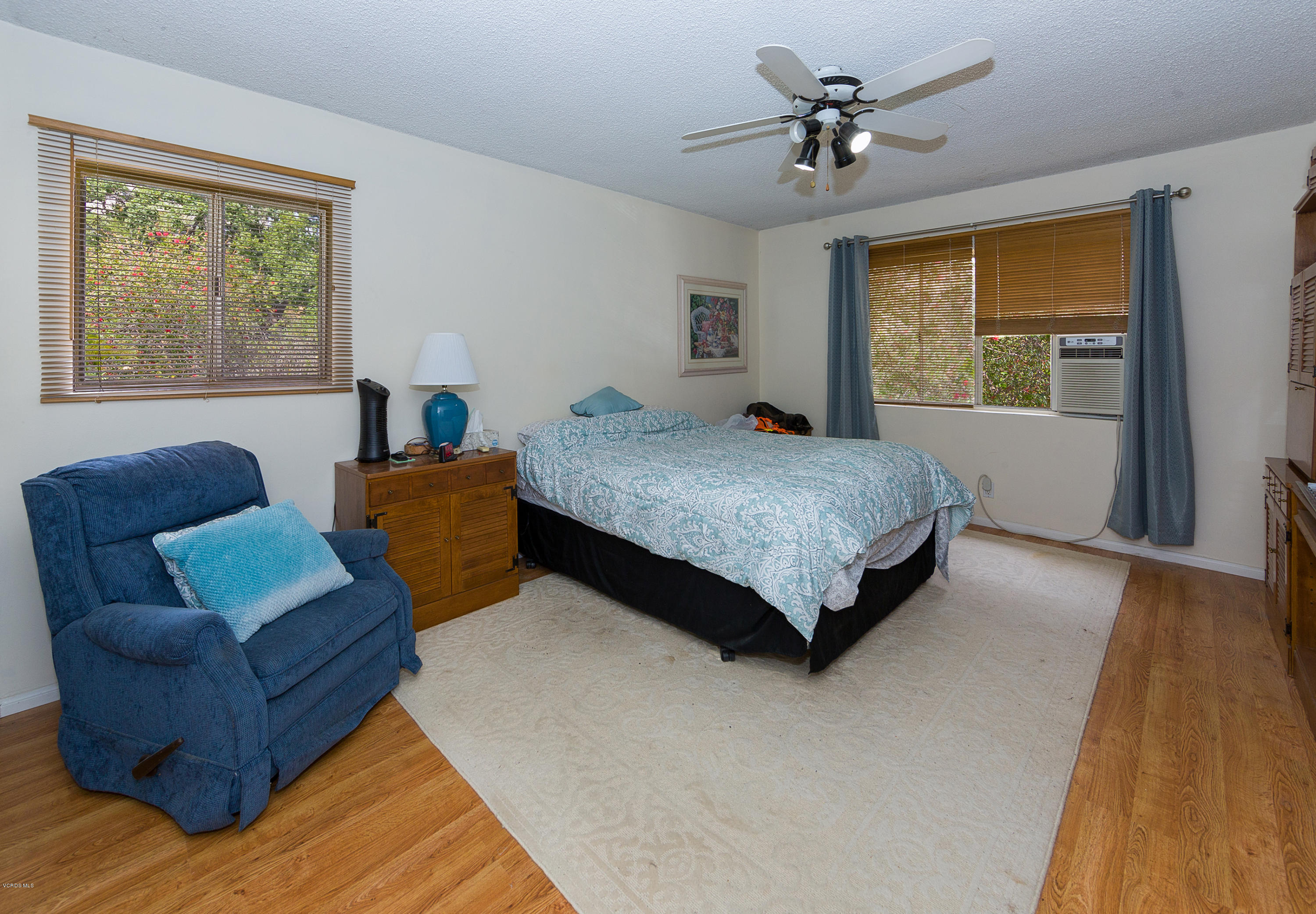 5859 Oak Knolls Road Simi Valley, CA 93063 - Photo 7 of 10 Master Bedroom