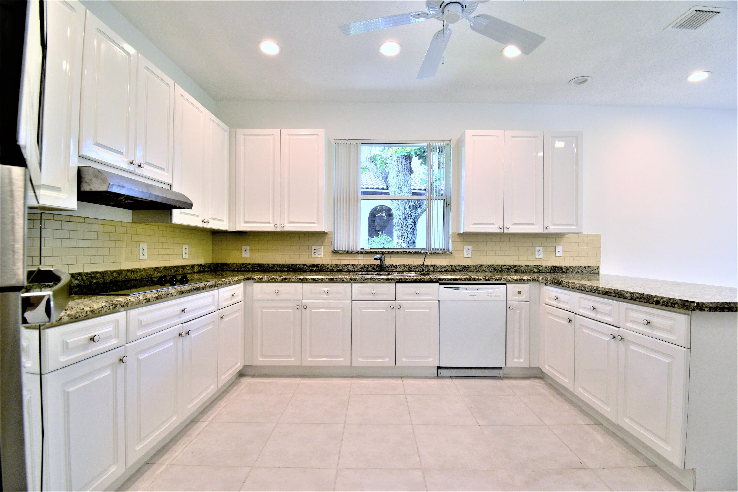 7670 La Corniche Circle Boca Raton, FL 33433 - Photo 19 of 64 DSC_0682 (2)