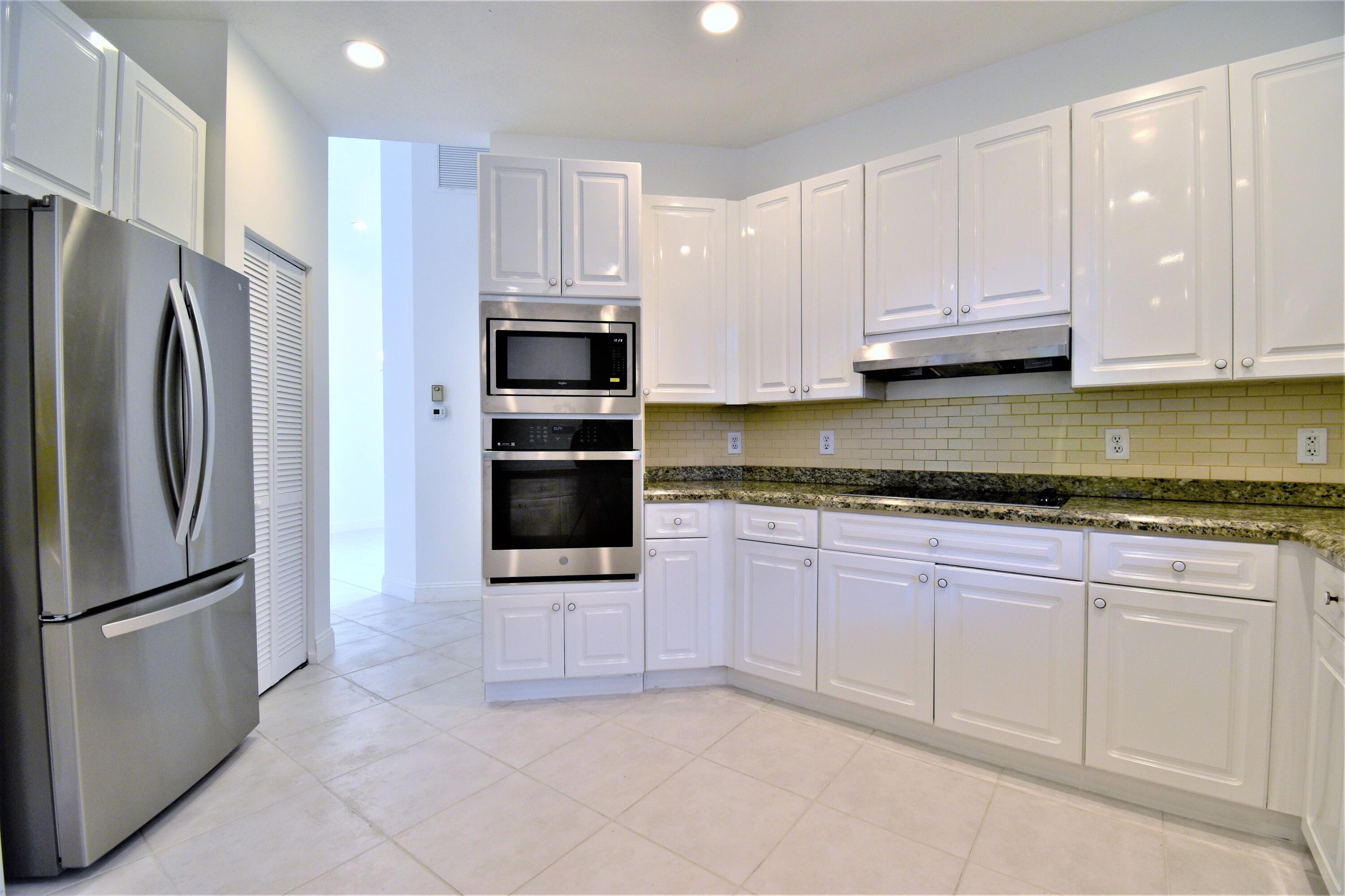 7670 La Corniche Circle Boca Raton, FL 33433 - Photo 21 of 64 DSC_0684