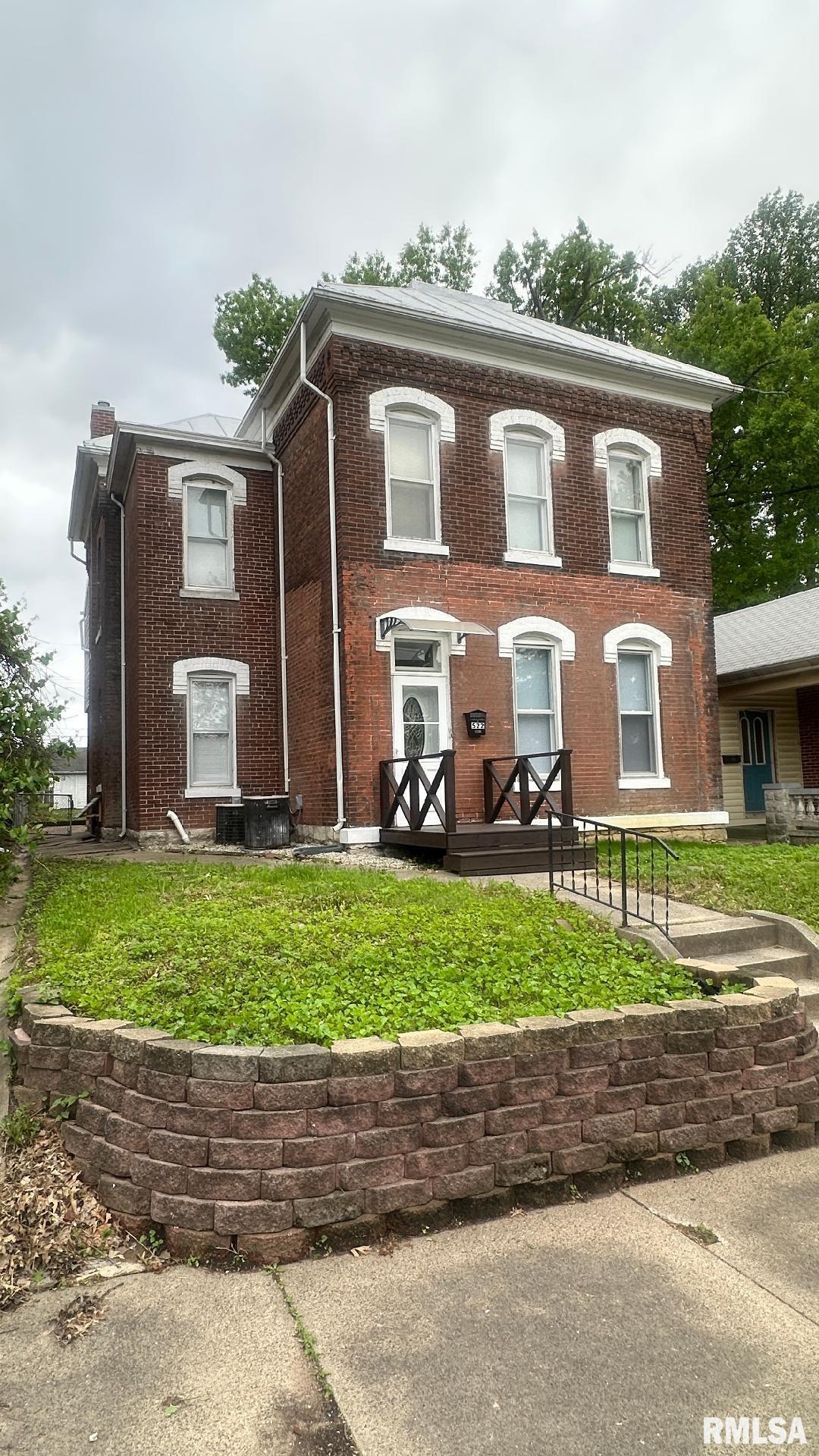 522 Adams Street Quincy, IL 62301 - Photo 2 of 21