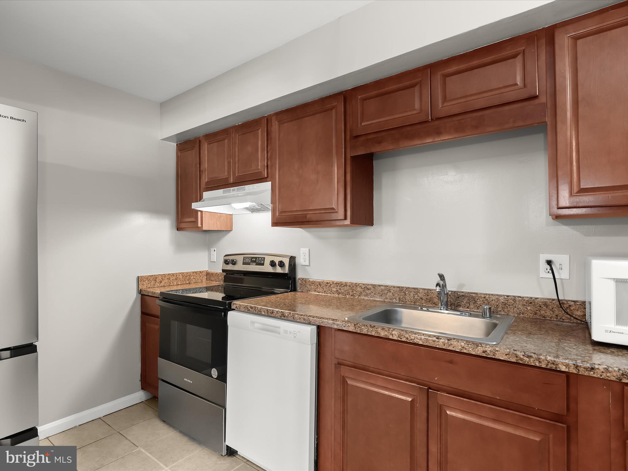 9075 North Laurel Road, Unit G Laurel, MD 20723 - Photo 10 of 28 Kitchen