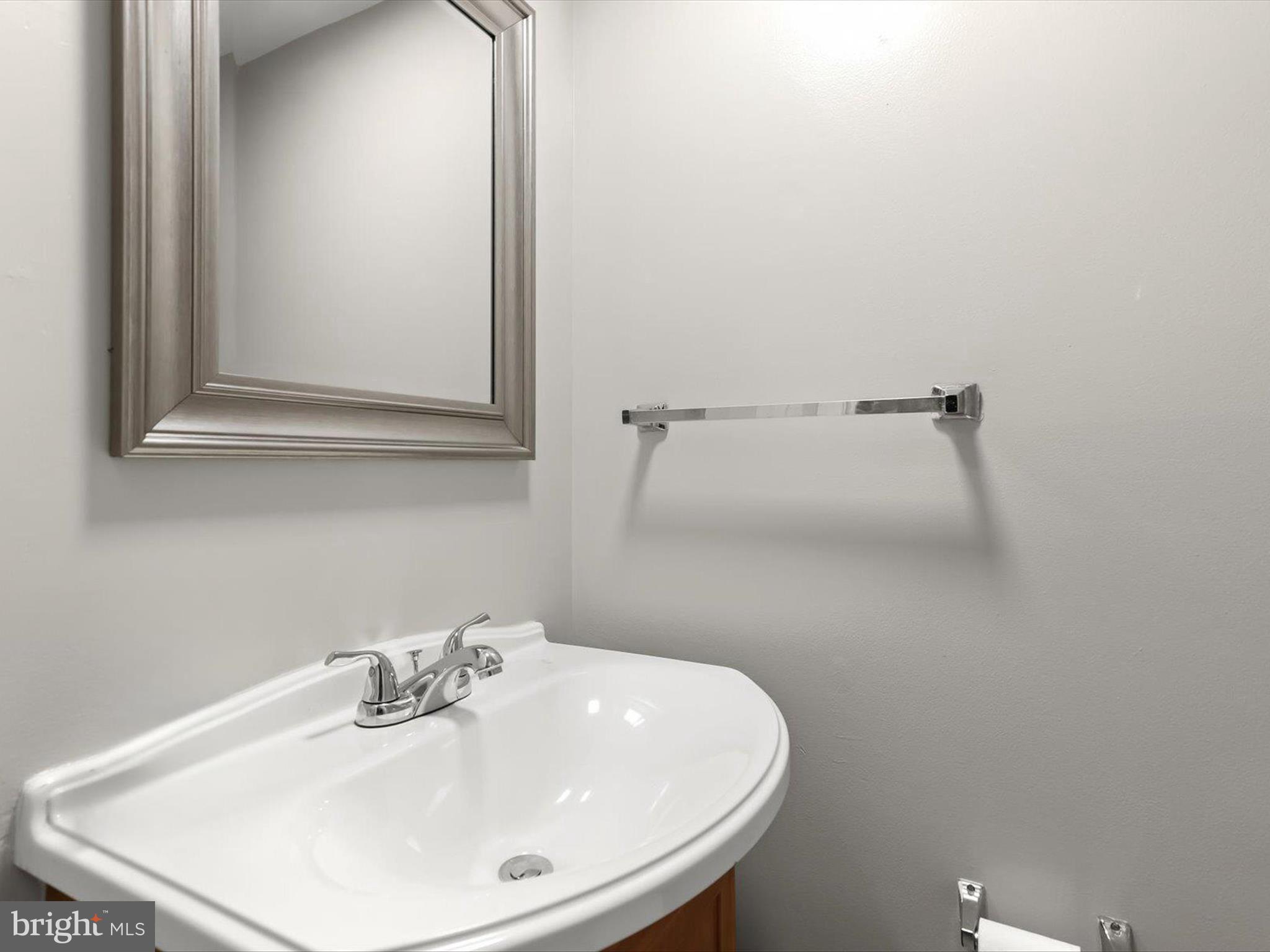 9075 North Laurel Road, Unit G Laurel, MD 20723 - Photo 12 of 28 Main Level Powder Room