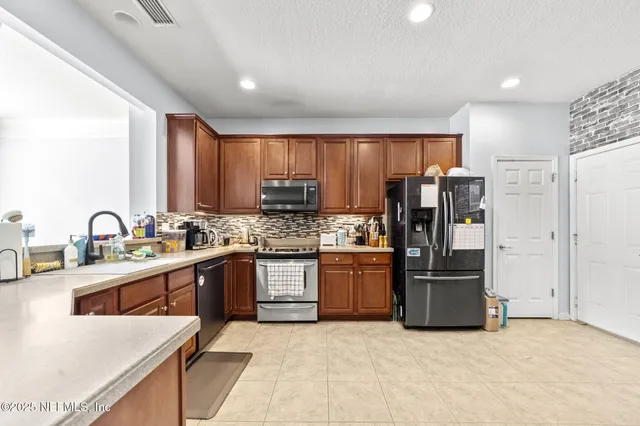 $330,000 | 6488 White Flower Court, Jacksonville, FL 32258