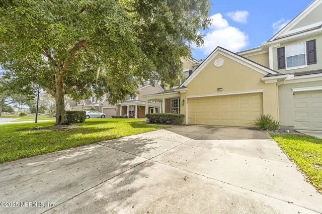 $330,000 | 6488 White Flower Court, Jacksonville, FL 32258