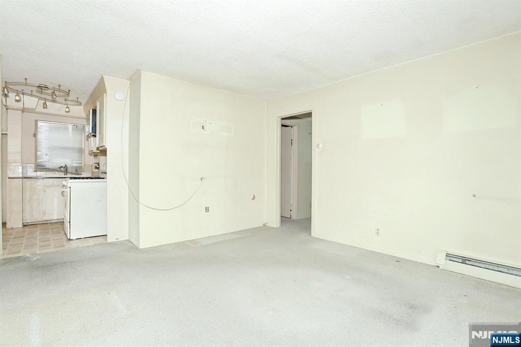 325 New Bridge Road Bergenfield, NJ 07621 - Photo 21 of 50