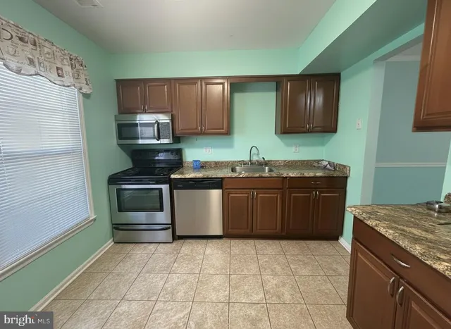 $2,299 | 8956 Milroy Court, Manassas, VA 20110