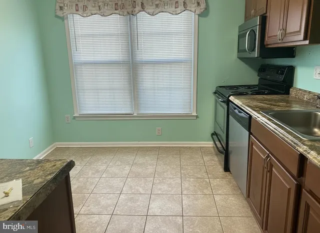 $2,299 | 8956 Milroy Court, Manassas, VA 20110