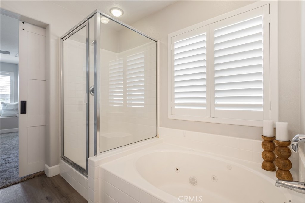 40116 Stowe Road Temecula, CA 92591 - Photo 27 of 53 Jetted Tub in Primary Bathroom
