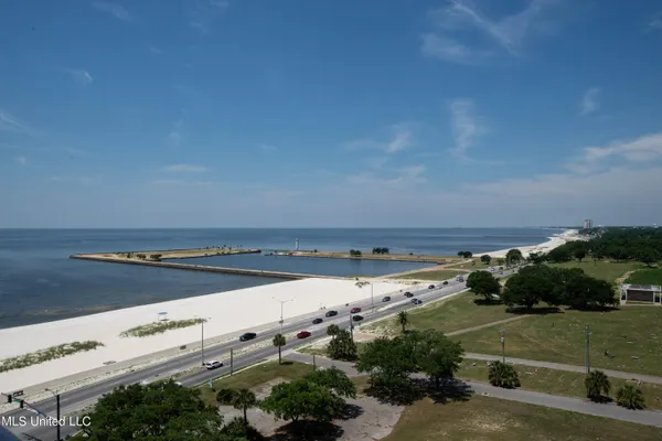 $2,745 | 2060 Beach Boulevard, Unit 901, Biloxi, MS 39531