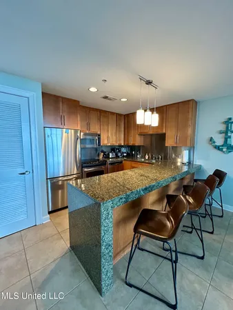 $2,745 | 2060 Beach Boulevard, Unit 901, Biloxi, MS 39531
