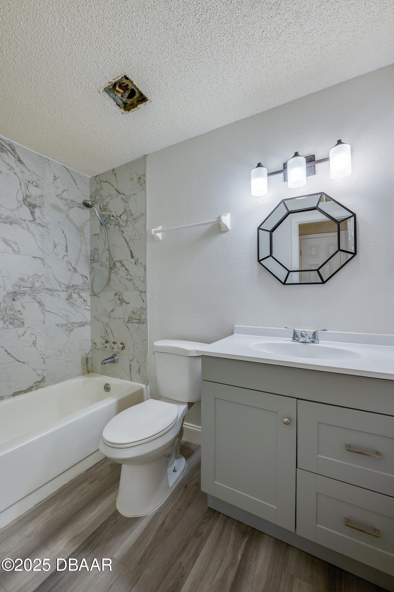 1600 Big Tree Road, Unit I3 Daytona Beach, FL 32119 - Photo 19 of 27 Primary Bathroom