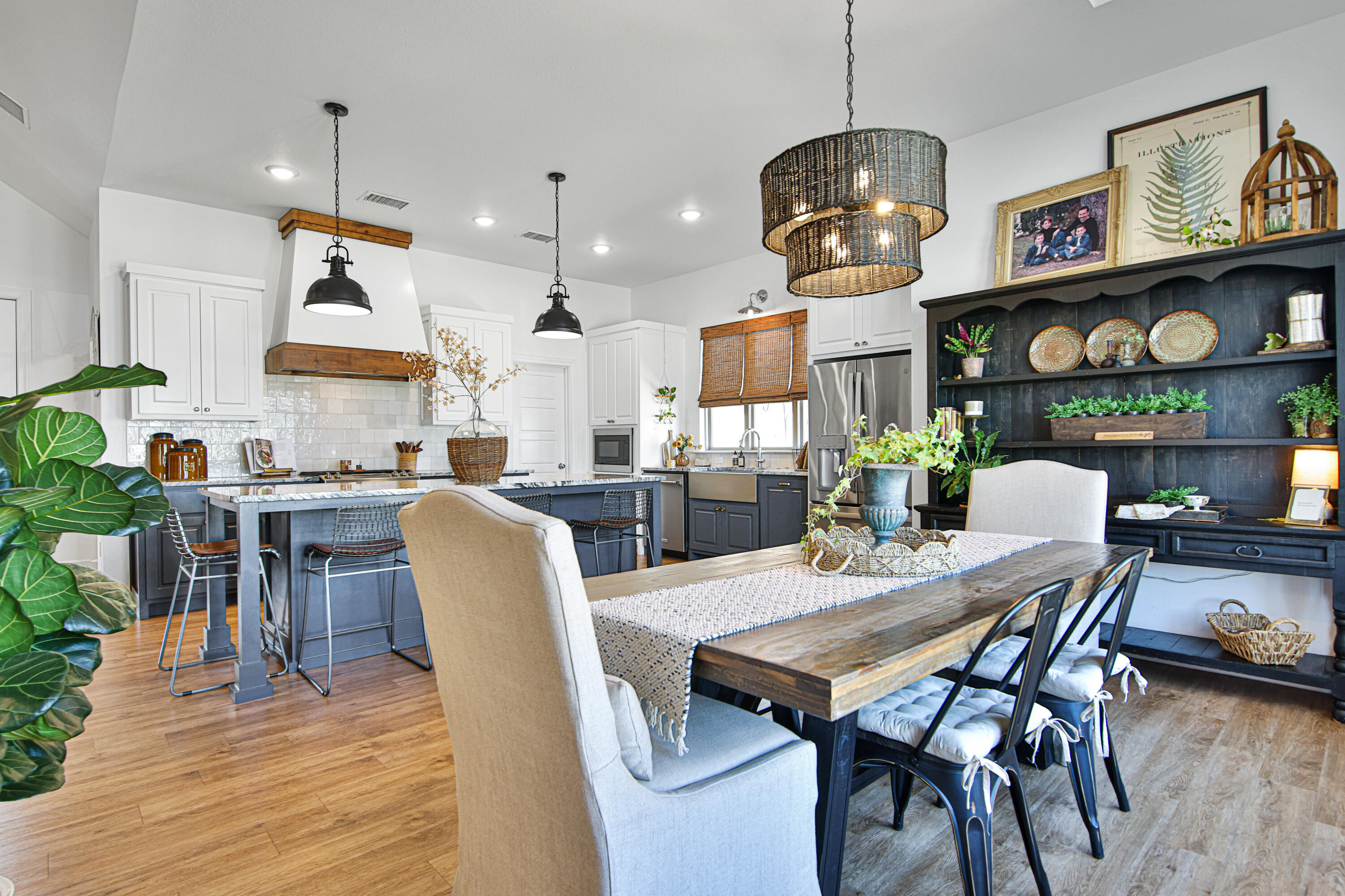 3711 117th Street Lubbock, TX 79423 - Photo 13 of 65 Dining to Kitchen