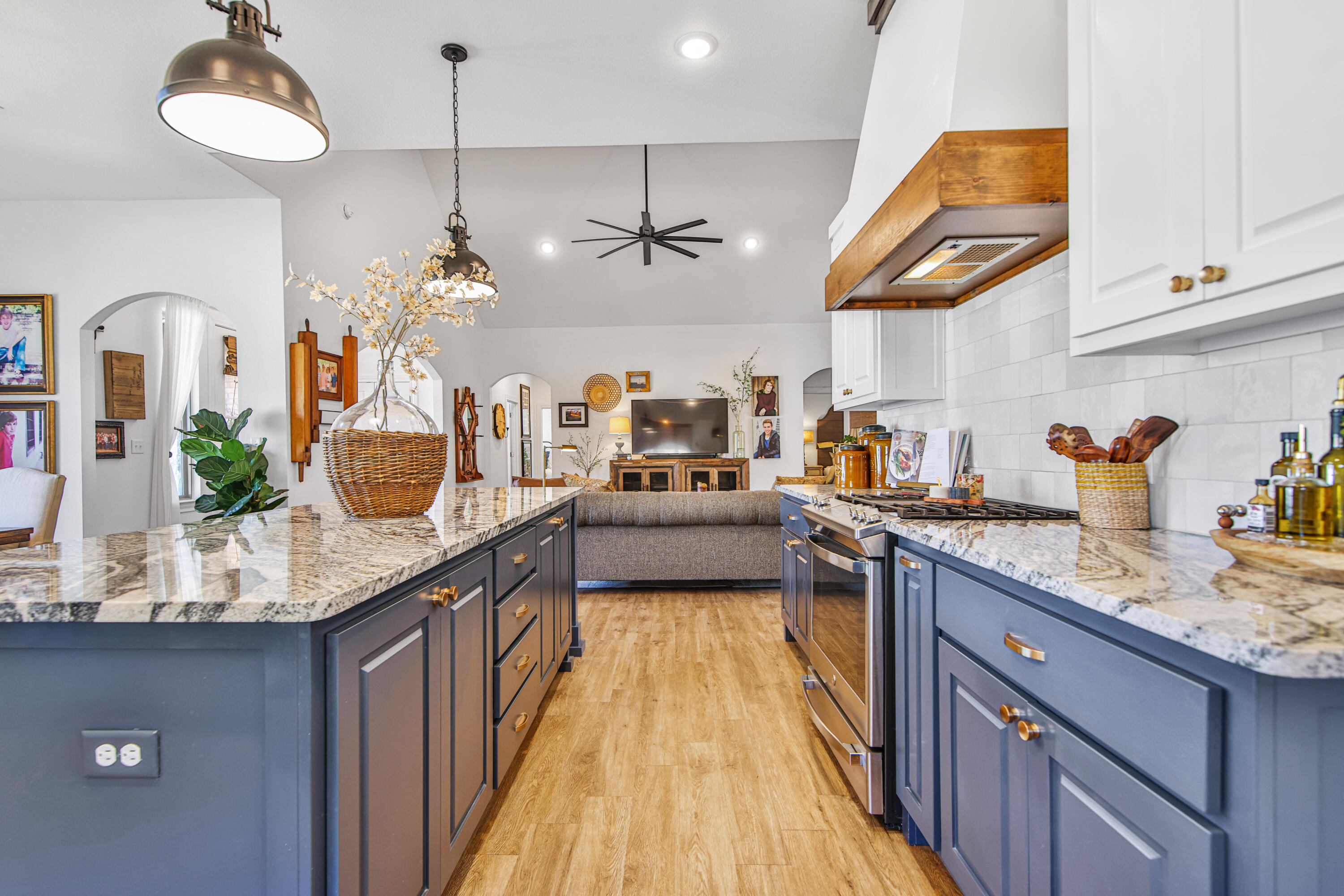3711 117th Street Lubbock, TX 79423 - Photo 16 of 65 Kitchen to Living Room