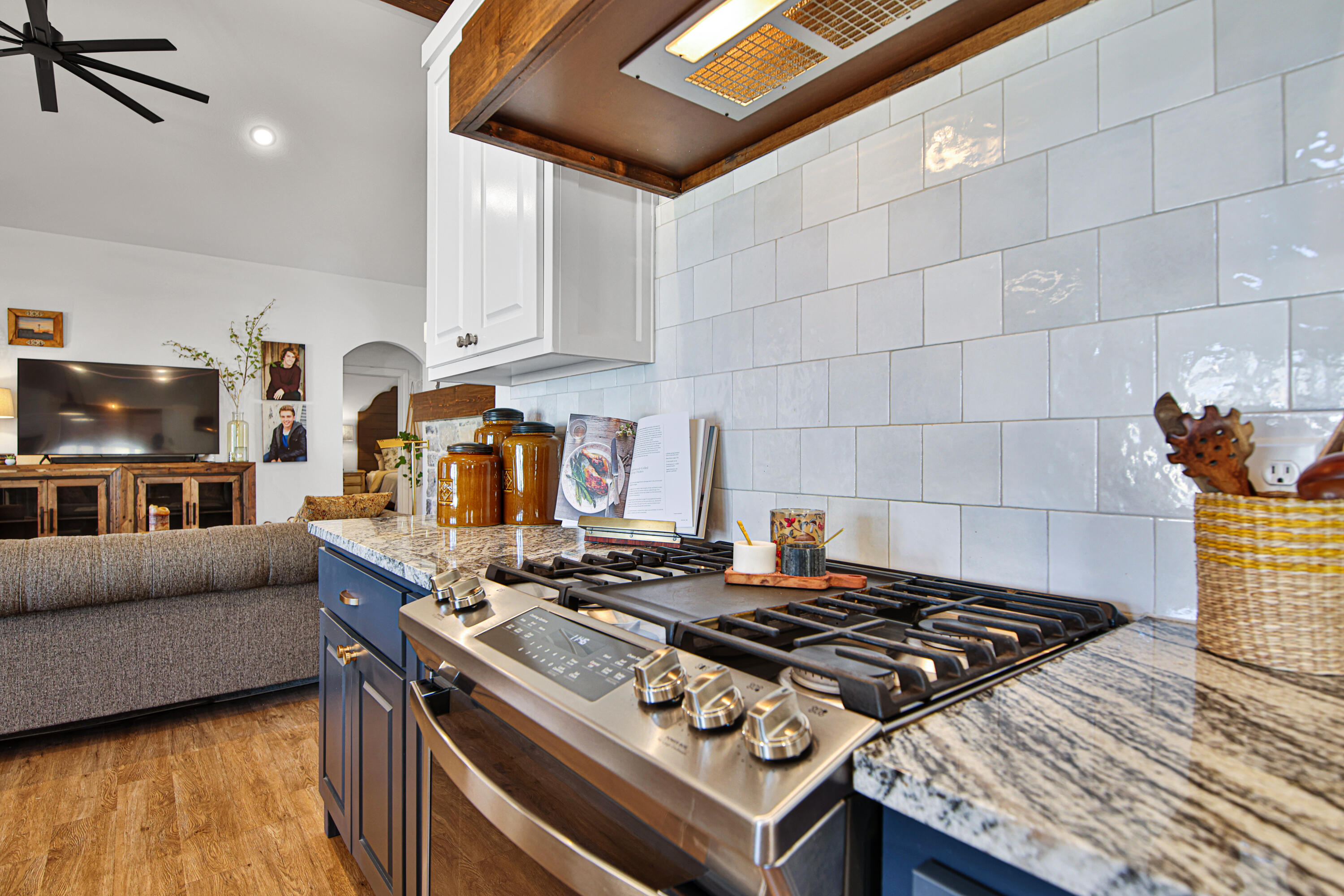3711 117th Street Lubbock, TX 79423 - Photo 20 of 65 Gas Stove