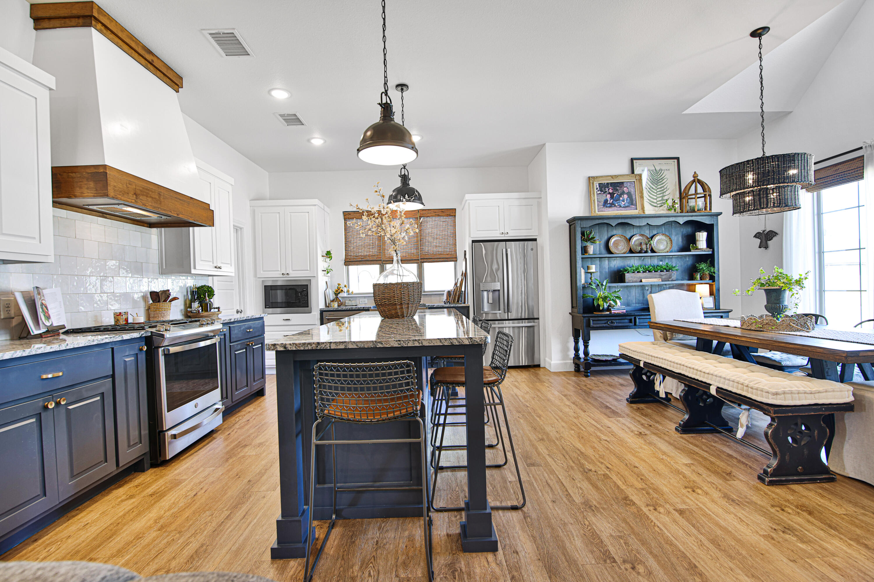 3711 117th Street Lubbock, TX 79423 - Photo 24 of 65 Kitchen to Dining