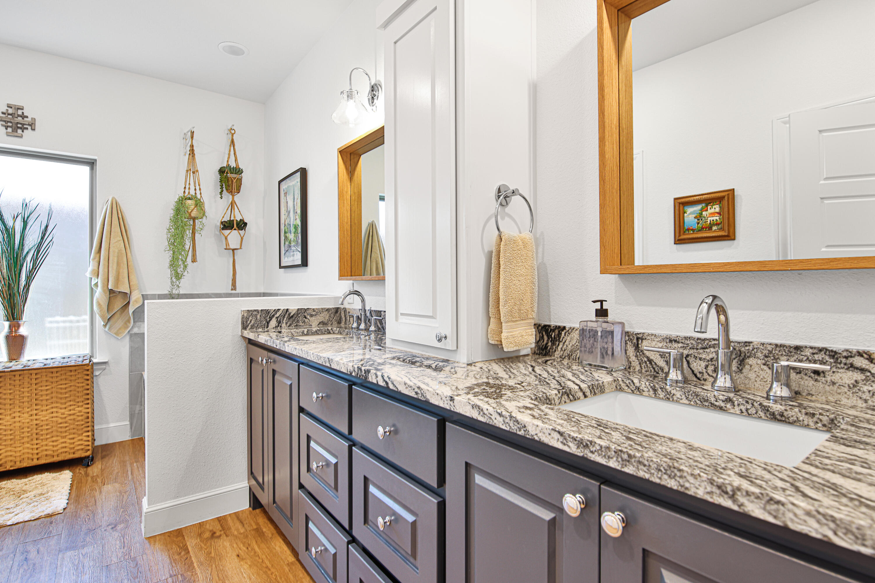 3711 117th Street Lubbock, TX 79423 - Photo 33 of 65 Primary Bathroom