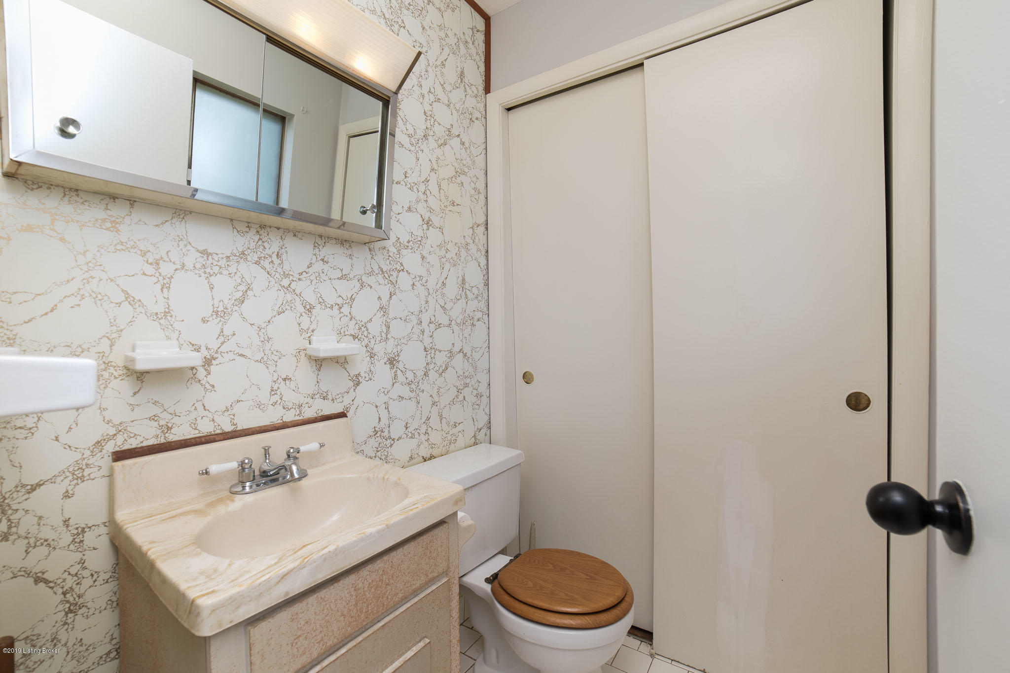 5305 Robinwood Road Louisville, KY 40218 - Photo 22 of 51 5305Robinwood023