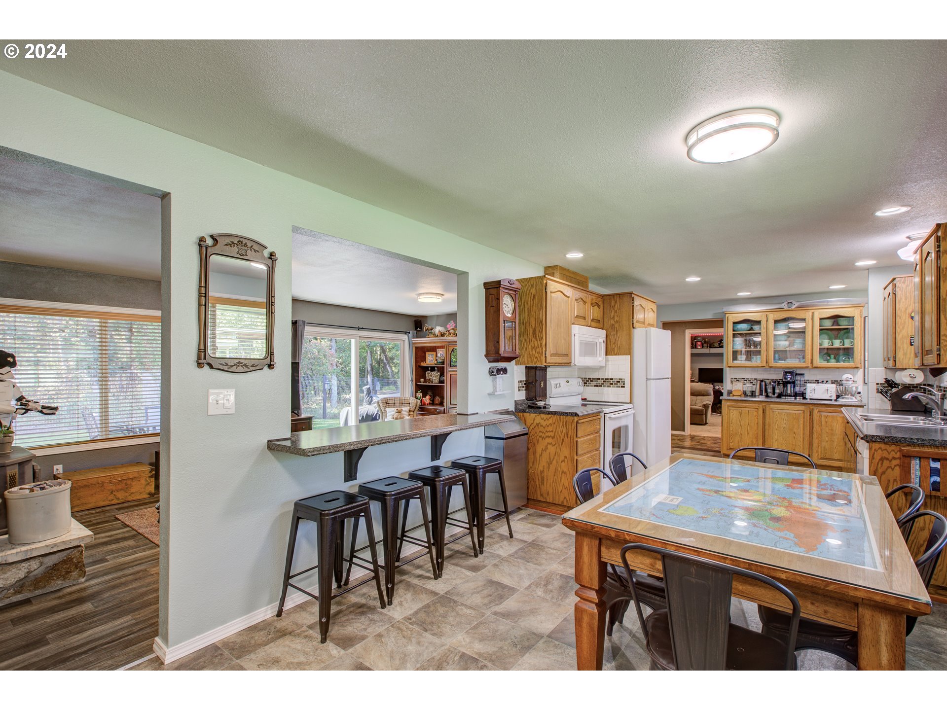 826 Page Road Winchester, OR 97495 - Photo 11 of 48 Gallery Image 11