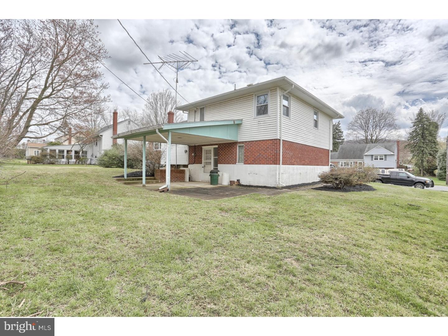 2627 Whittier Avenue Reading, PA 19608 - Photo 5 of 21 Gallery Image 5