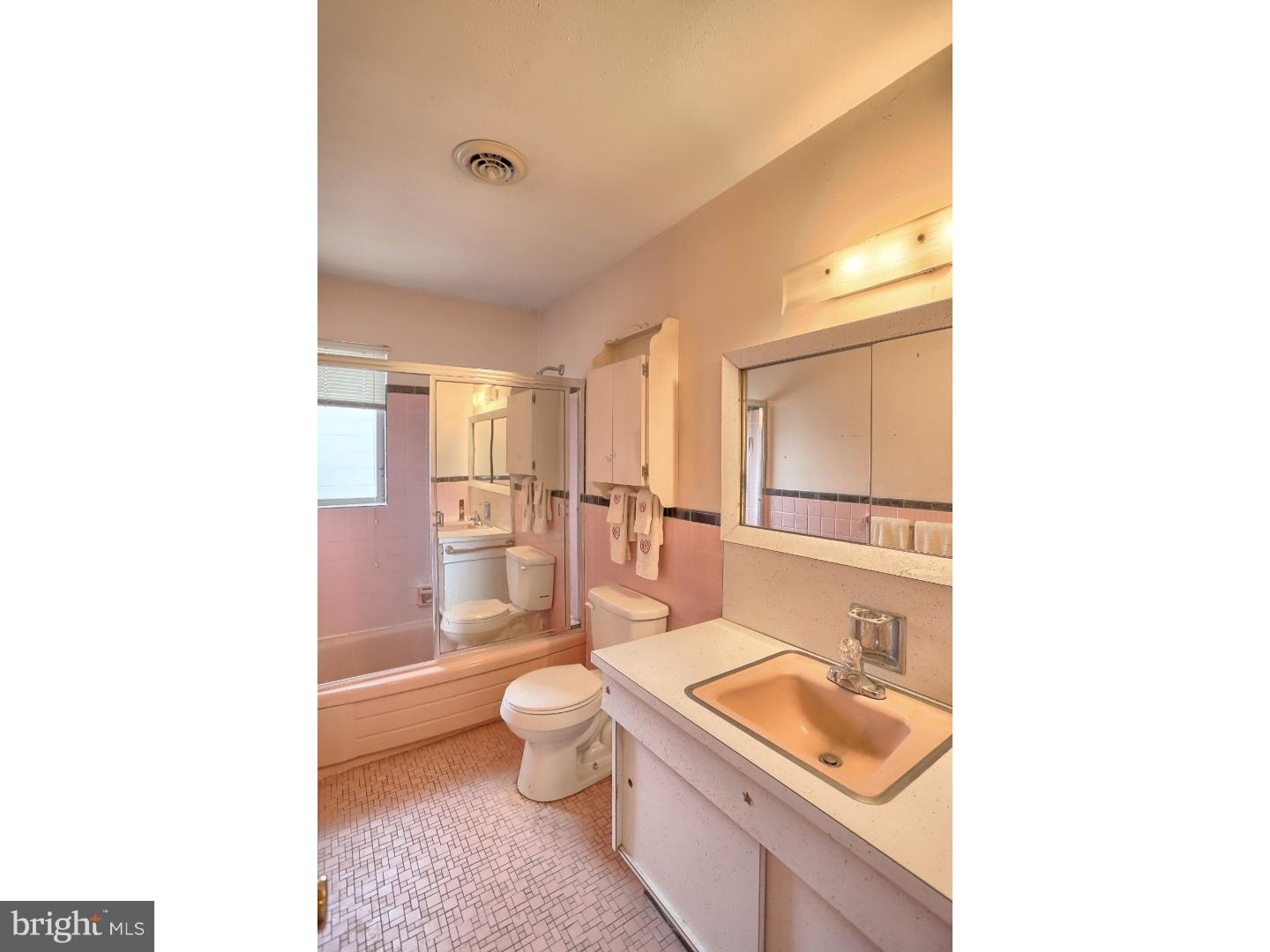 2627 Whittier Avenue Reading, PA 19608 - Photo 10 of 21 Gallery Image 10