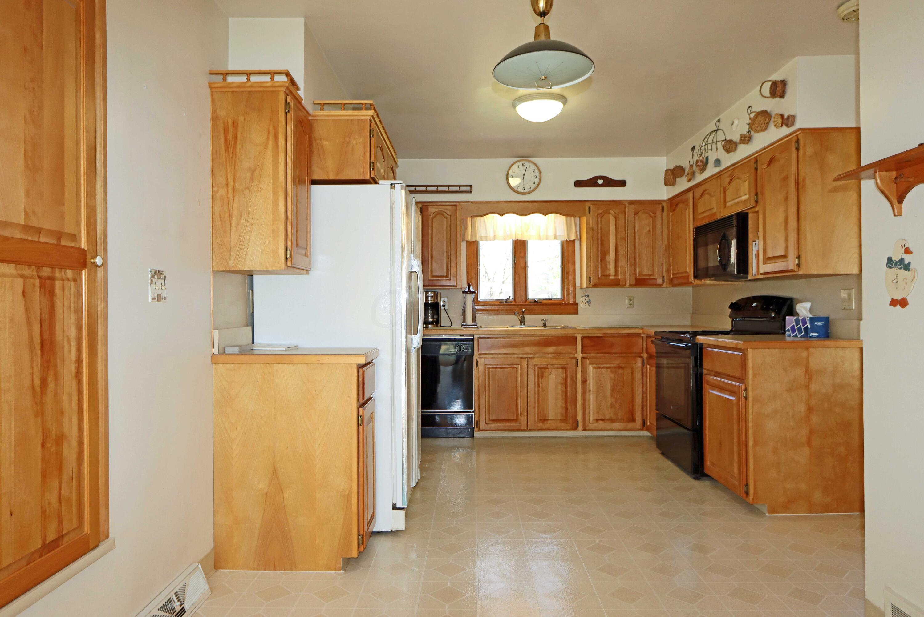 4667 Wingate Road Columbus, OH 43232 - Photo 16 of 47 IMG_2806_edited-1