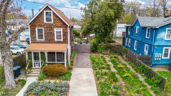 $325,000 | 125 Lafayette Place, Plainfield, NJ 07060