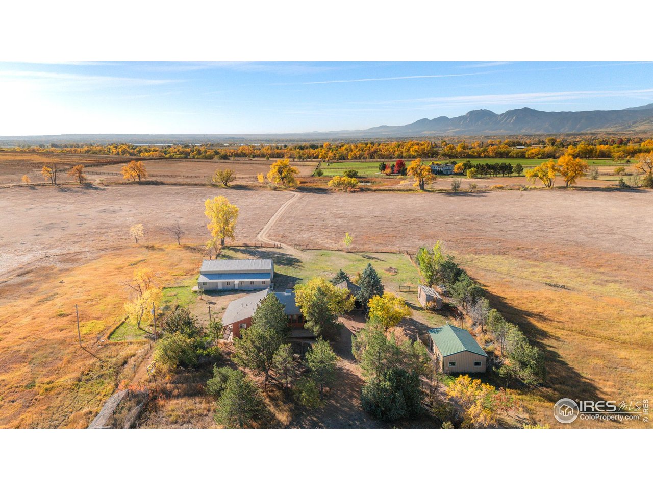 5196 Oxford Road Longmont, CO 80503 - Photo 3 of 38 a view of an ocean and city