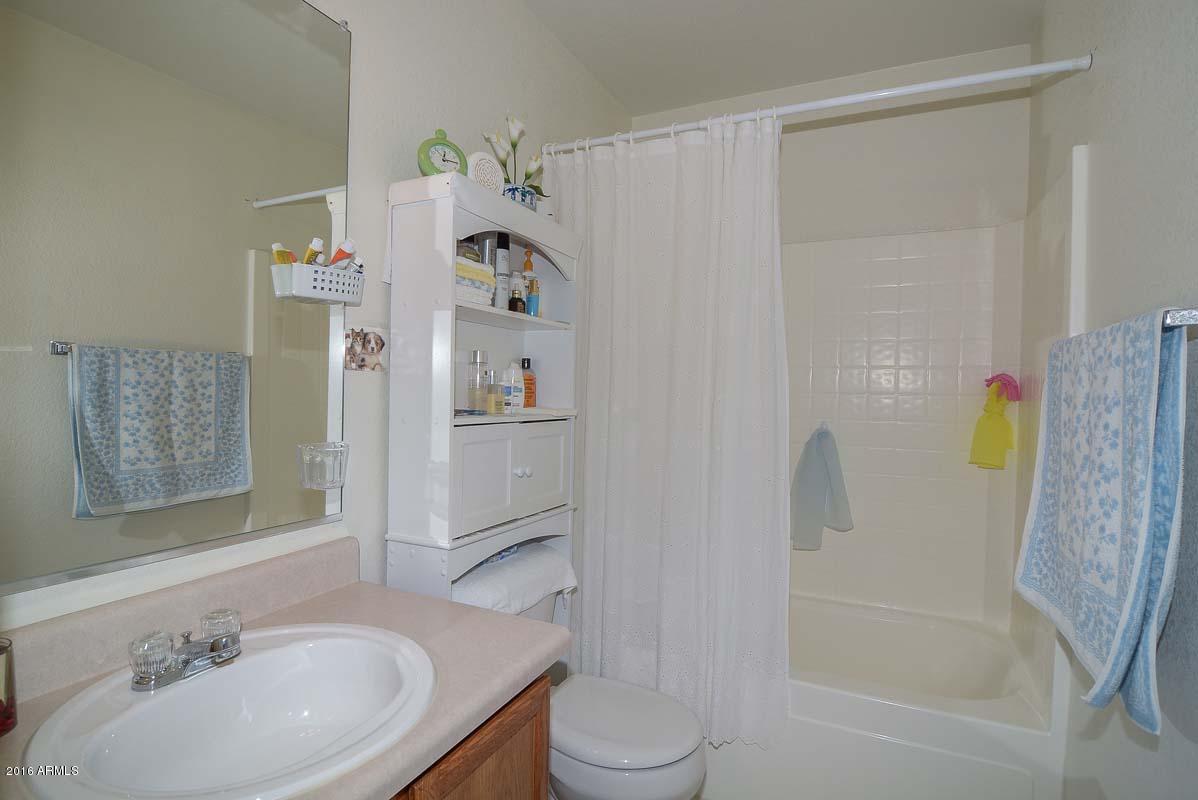 9427 West Eaton Road Phoenix, AZ 85037 - Photo 24 of 35 Hall Bath