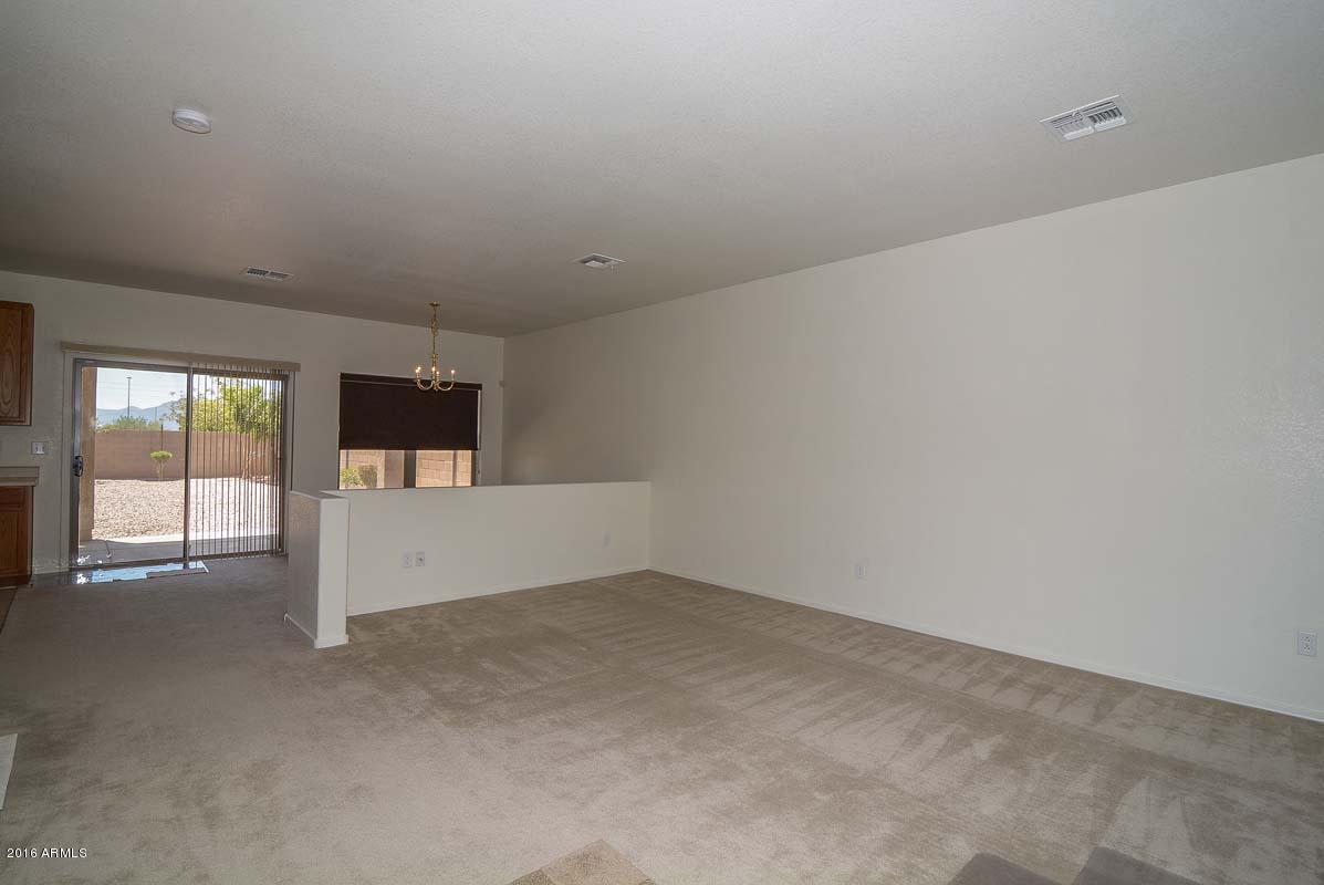 9427 West Eaton Road Phoenix, AZ 85037 - Photo 5 of 35 Living Room-Dining Room
