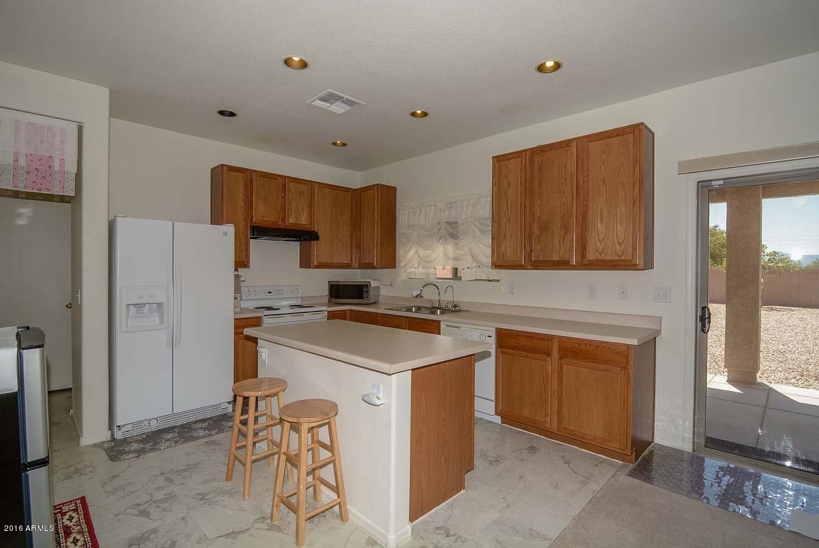 9427 West Eaton Road Phoenix, AZ 85037 - Photo 6 of 35 Kitchen