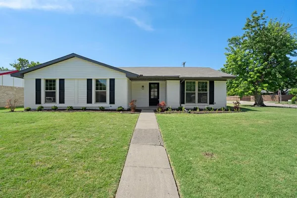 $375,000 | 1700 Jasmine Lane, Plano, TX 75074