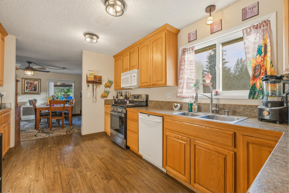 27233 Rocky Point Road Klamath Falls, OR 97601 - Photo 14 of 85