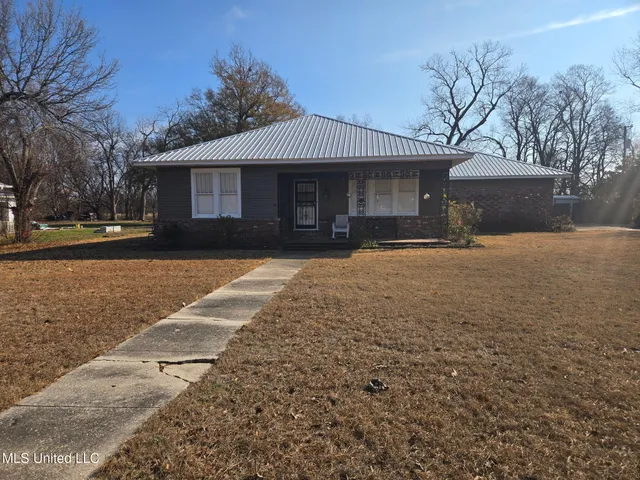 $165,000 | 142 W Park North, Duncan, MS 38740