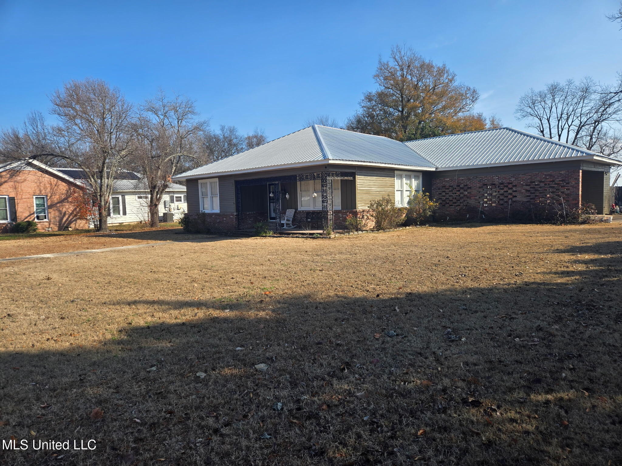 142 W Park North Duncan, MS 38740 - Photo 2 of 20 6857914834393310454