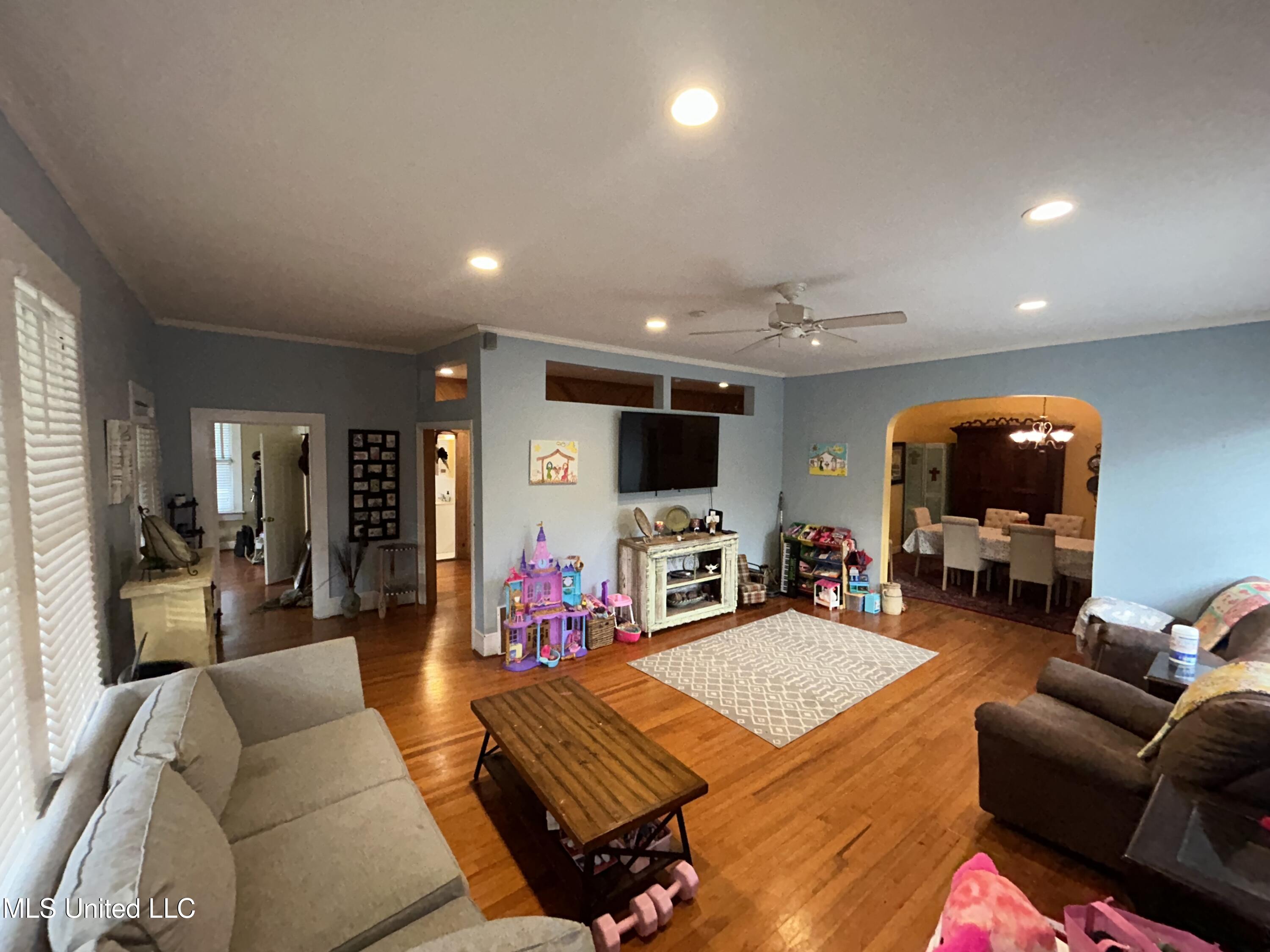 142 W Park North Duncan, MS 38740 - Photo 8 of 20 IMG_8381