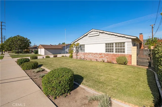 $949,000 | 119 West Gladstone Street, Glendora, CA 91740