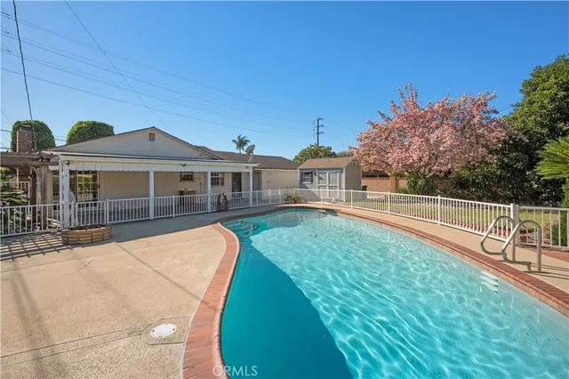 $949,000 | 119 West Gladstone Street, Glendora, CA 91740