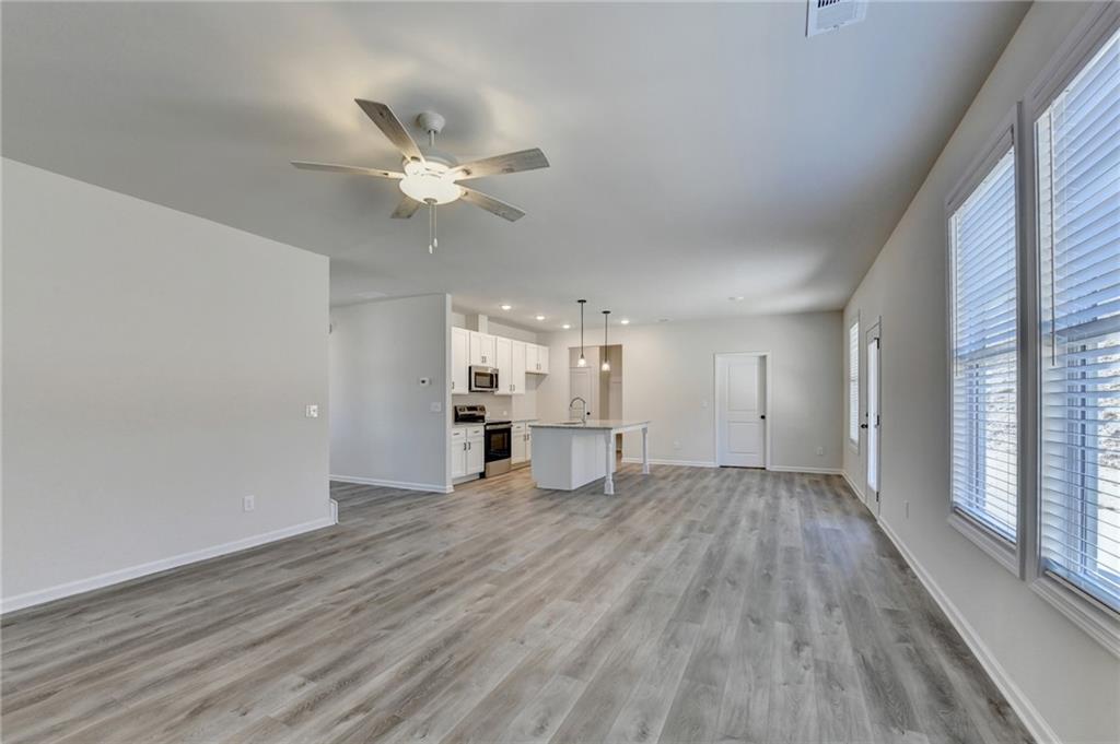 696 Rodeo Drive Auburn, GA 30011 - Photo 7 of 28