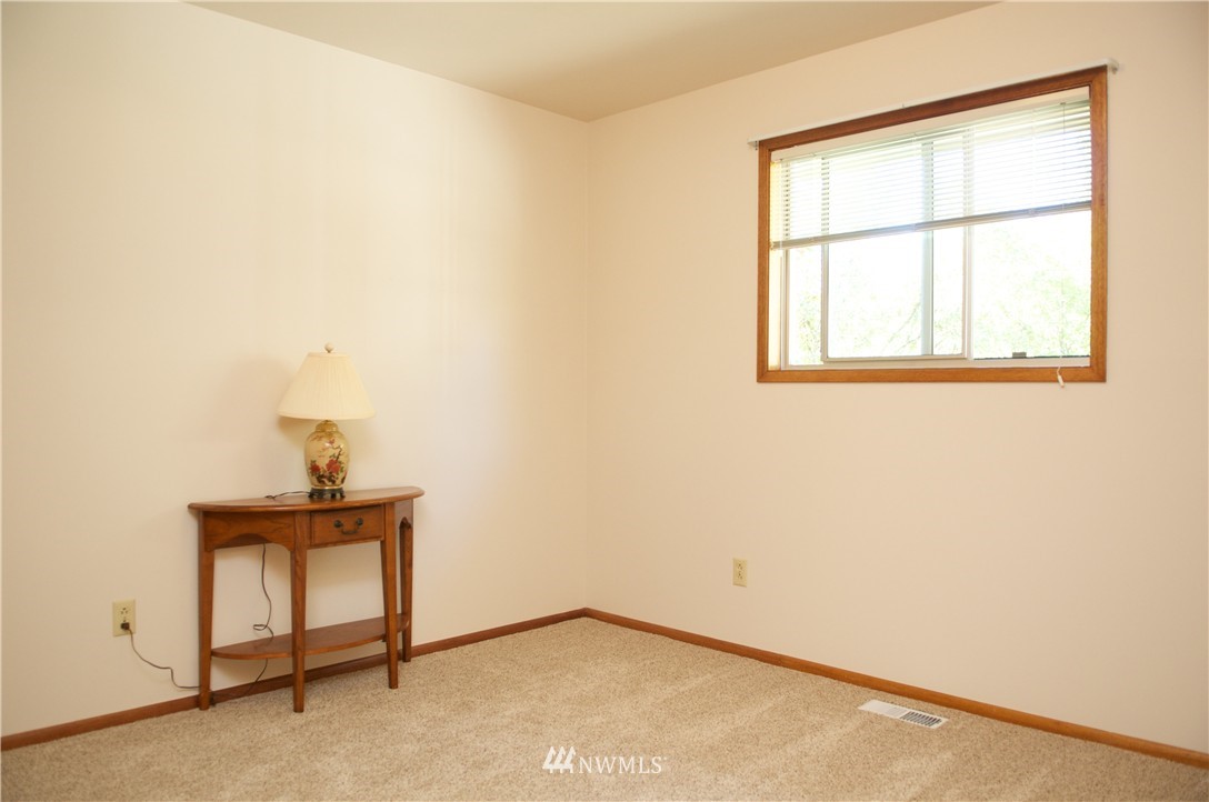 7509 Littlerock Road Southwest Tumwater, WA 98512 - Photo 14 of 25 Gallery Image 14