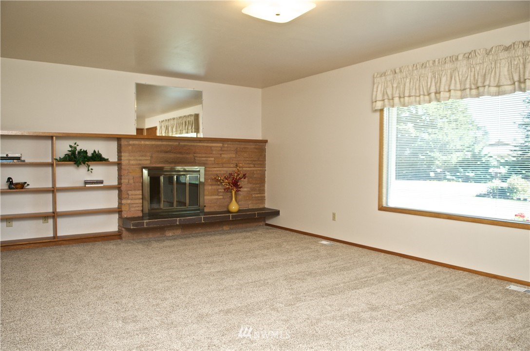 7509 Littlerock Road Southwest Tumwater, WA 98512 - Photo 4 of 25 Gallery Image 4