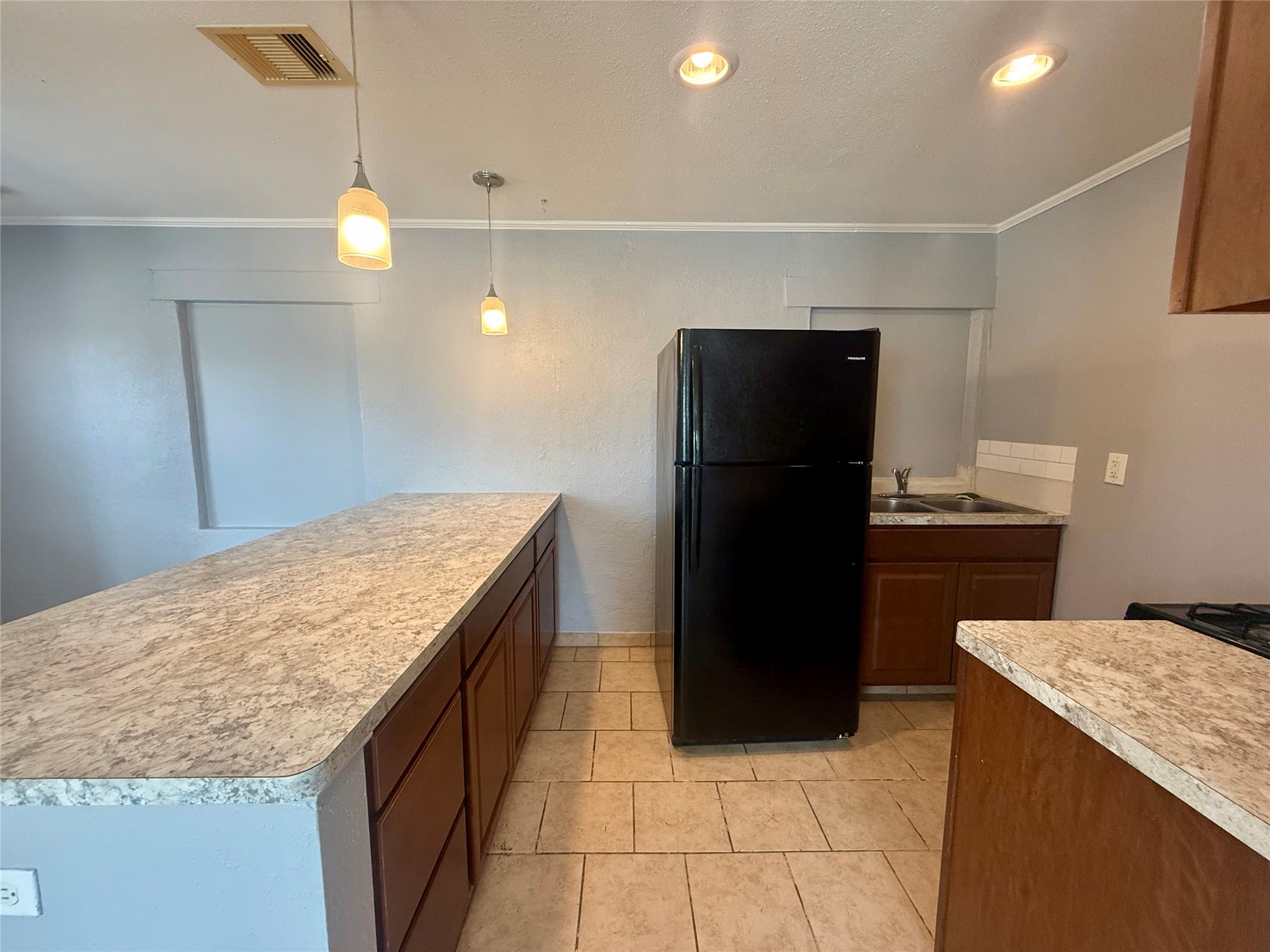 429 West 2nd Street Freeport, TX 77541 - Photo 32 of 49 Garage Apartment kitchen